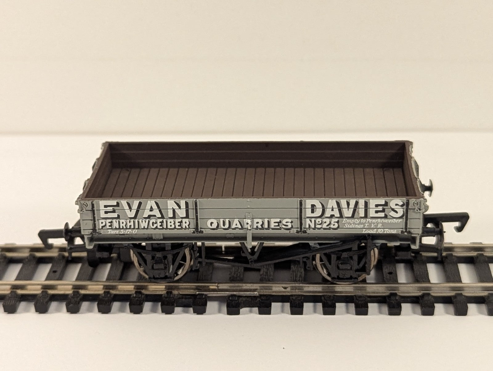 Bachmann Branchline 33-451A Evans Davies 3 Plank Wagon