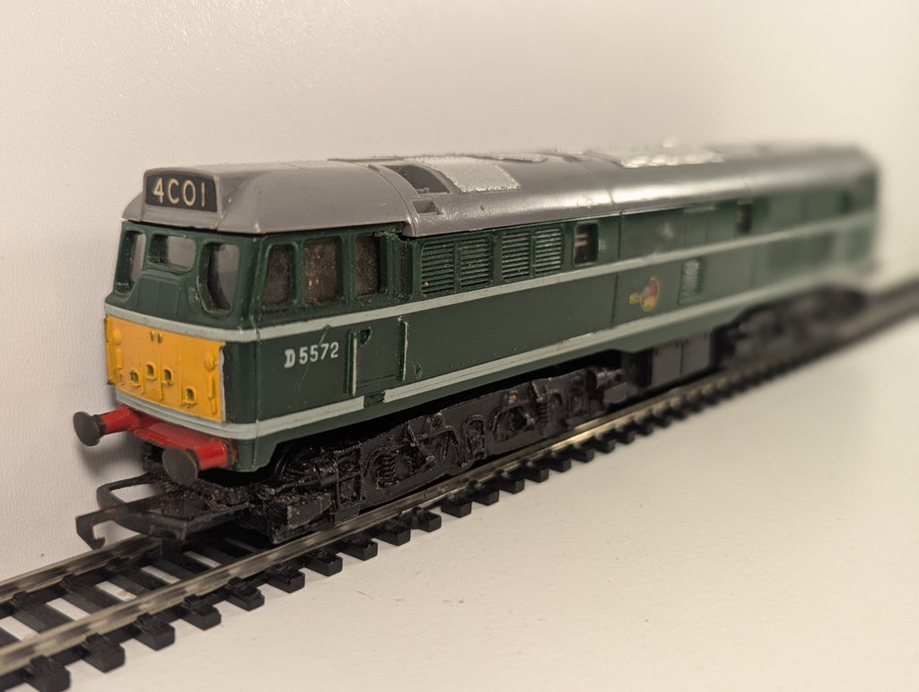 Hornby R357 OO BR Green Class 31 D5572 Repaint