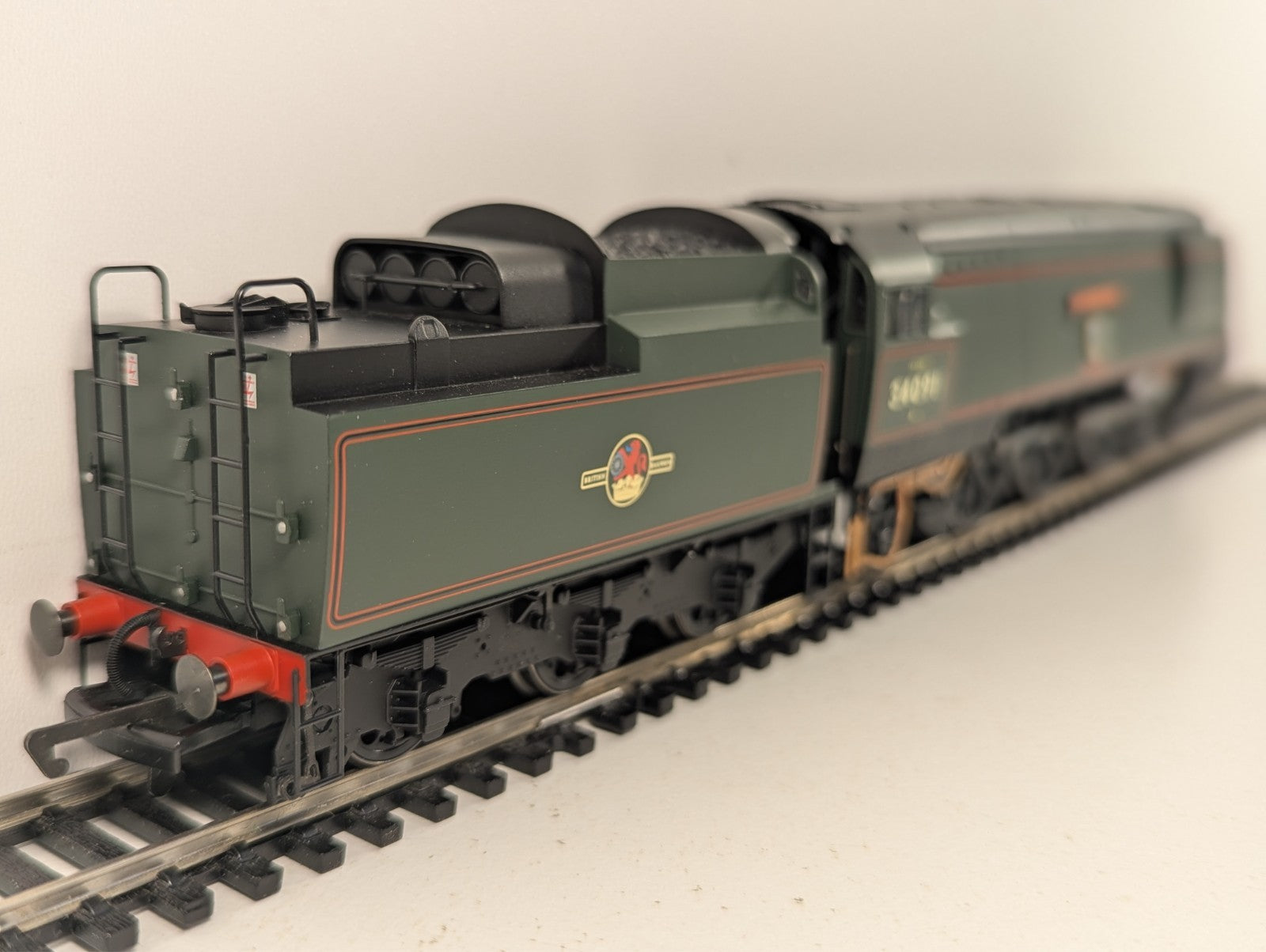 Hornby R2282 West Country Class Bulleid Pacific Weymouth - Boxed