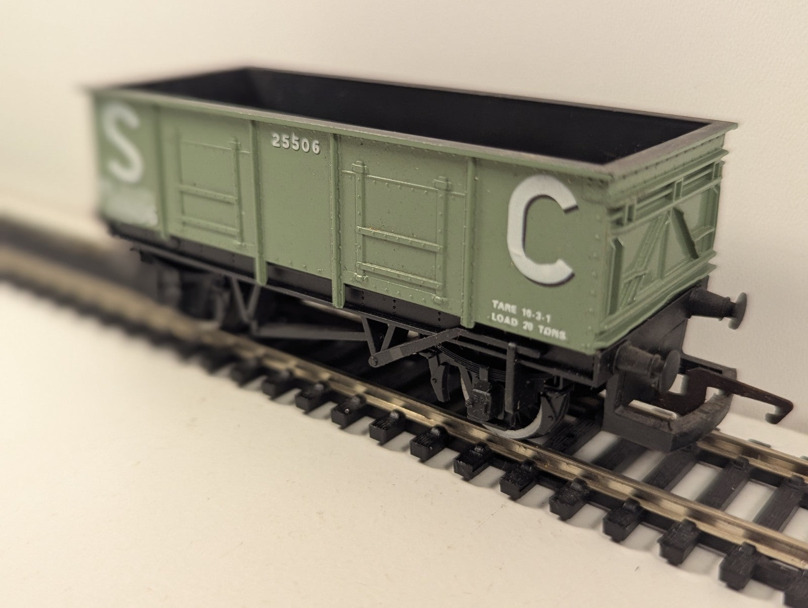 Hornby R730 OO Gauge S.C.255.06 Large Mineral Wagon