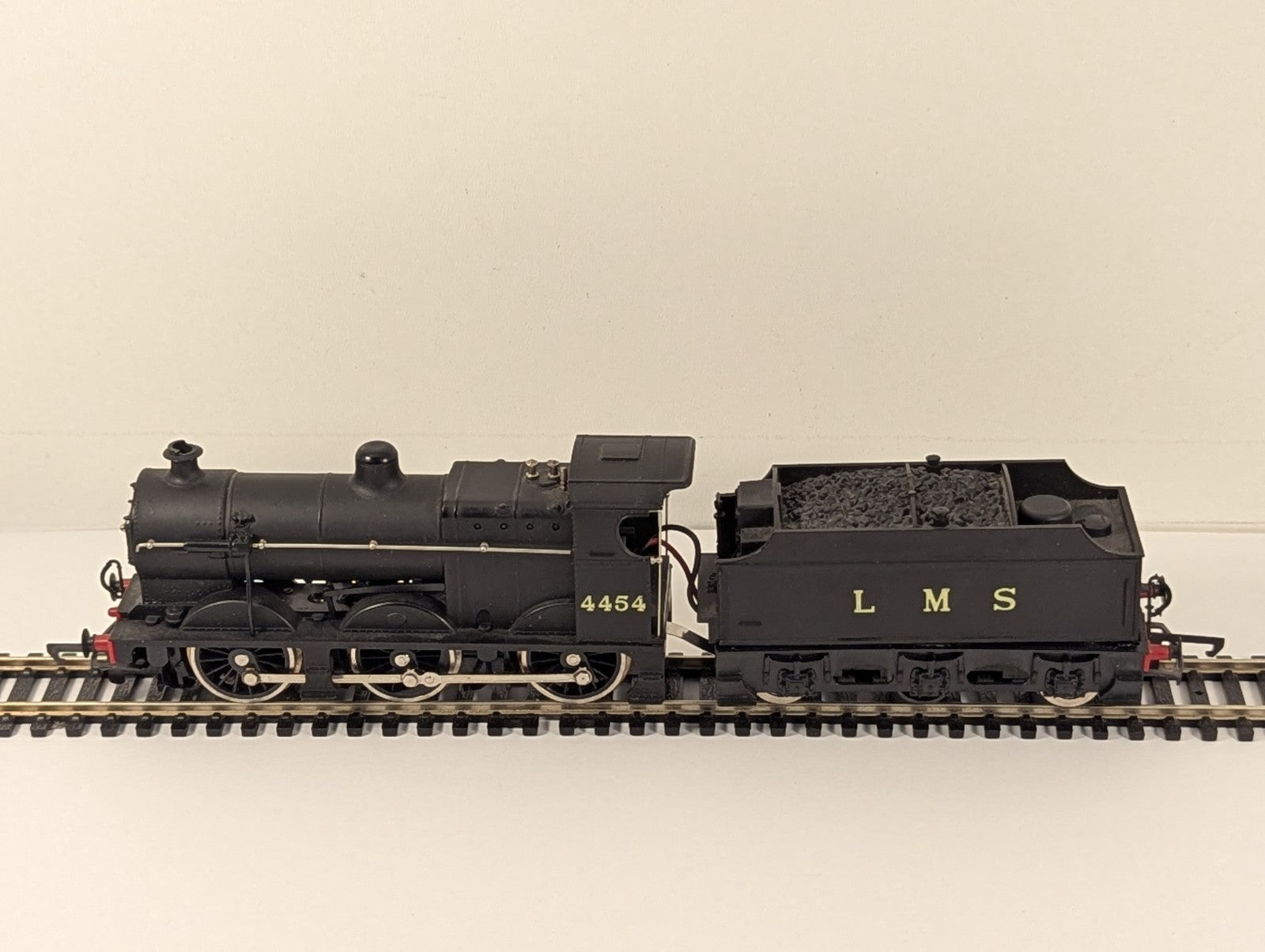 Airfix 54122-6 OO Gauge LMS Fowler 4F 0-6-0 Locomotive 4454