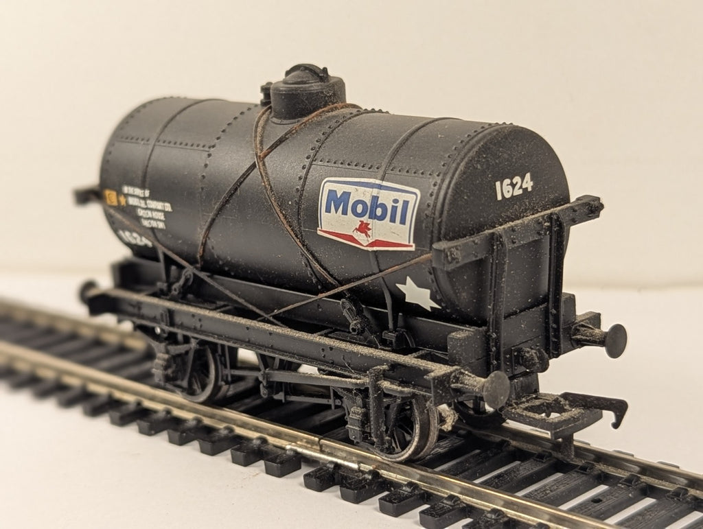 Bachmann OO Gauge 14 Ton Tank Wagon Goods Wagon 1624 Mobil Black 37
