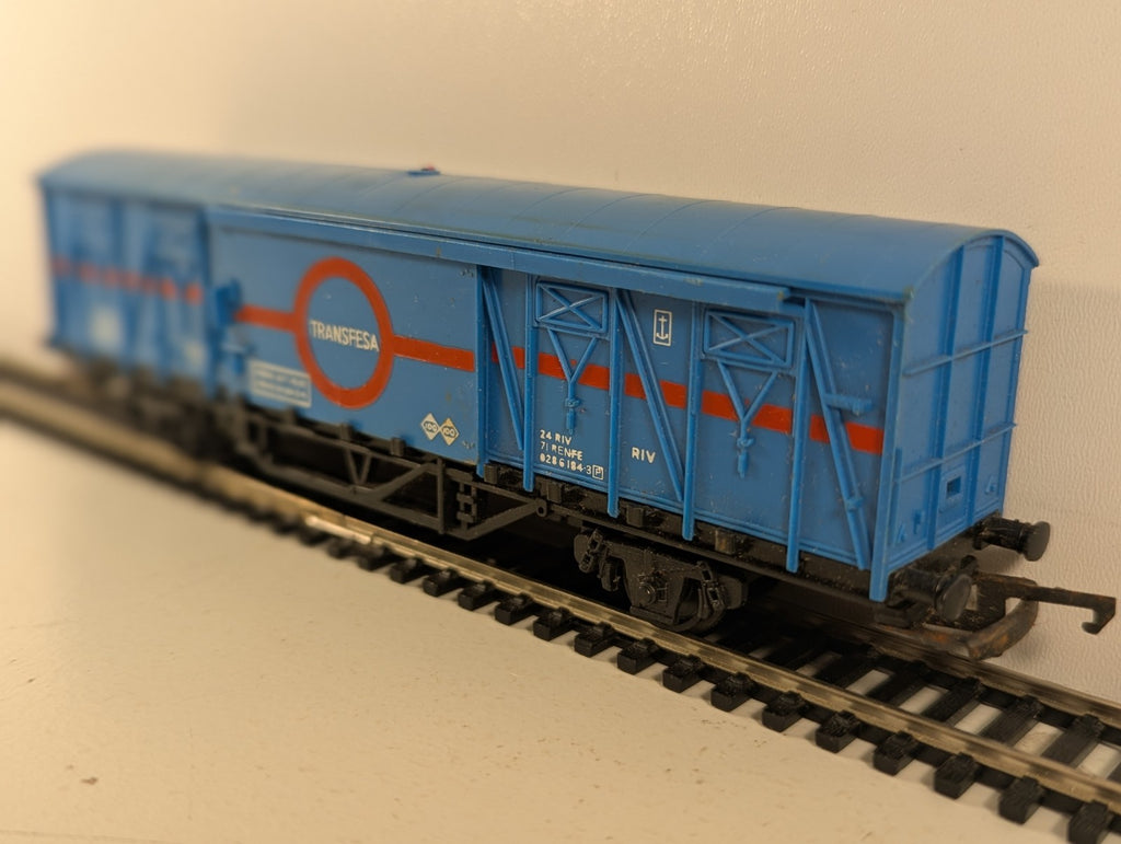 Hornby R741A OO Gauge Transfesa Ferry Van Blue Livery