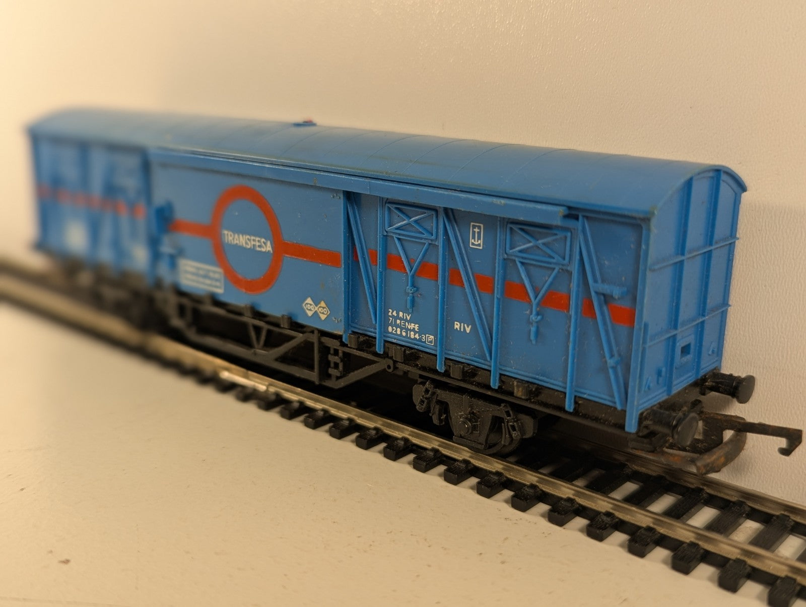 Hornby R741A OO Gauge Transfesa Ferry Van Blue Livery