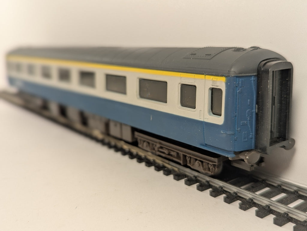 Airfix OO Gauge MkII First Class Coach Passenger Coach E3170 BR Blue & Grey