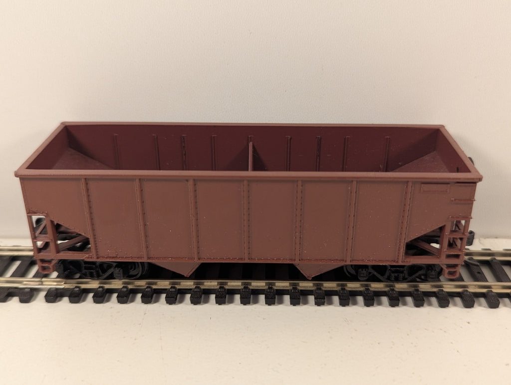 Walthers HO Gauge 2-Bay Steel Hopper – Lettering Removed