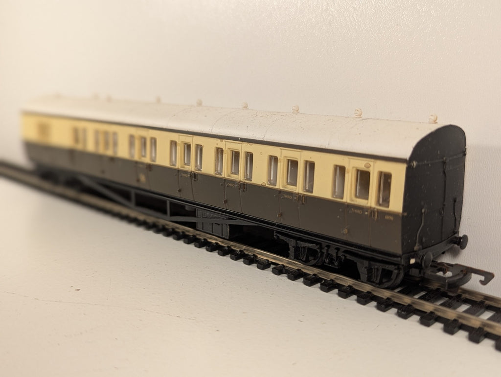 Mainline OO Gauge GWR Suburban Brake Coach Chocolate Cream