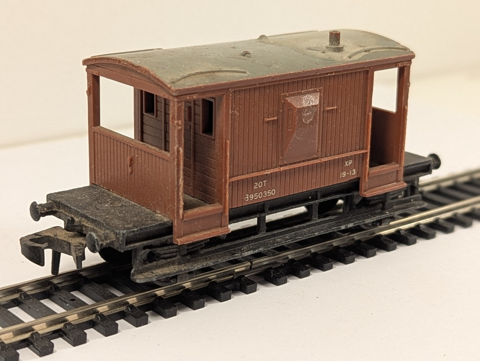 Hornby Dublo OO Gauge BR Standard 20T Brake Van