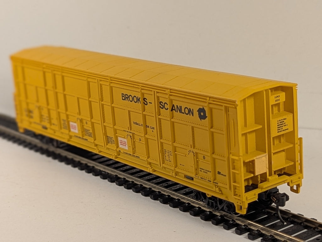 Life-Like HO Gauge 56' Thrall All-Door Boxcar LUNX 5032 Brooks-Scanlon Yellow