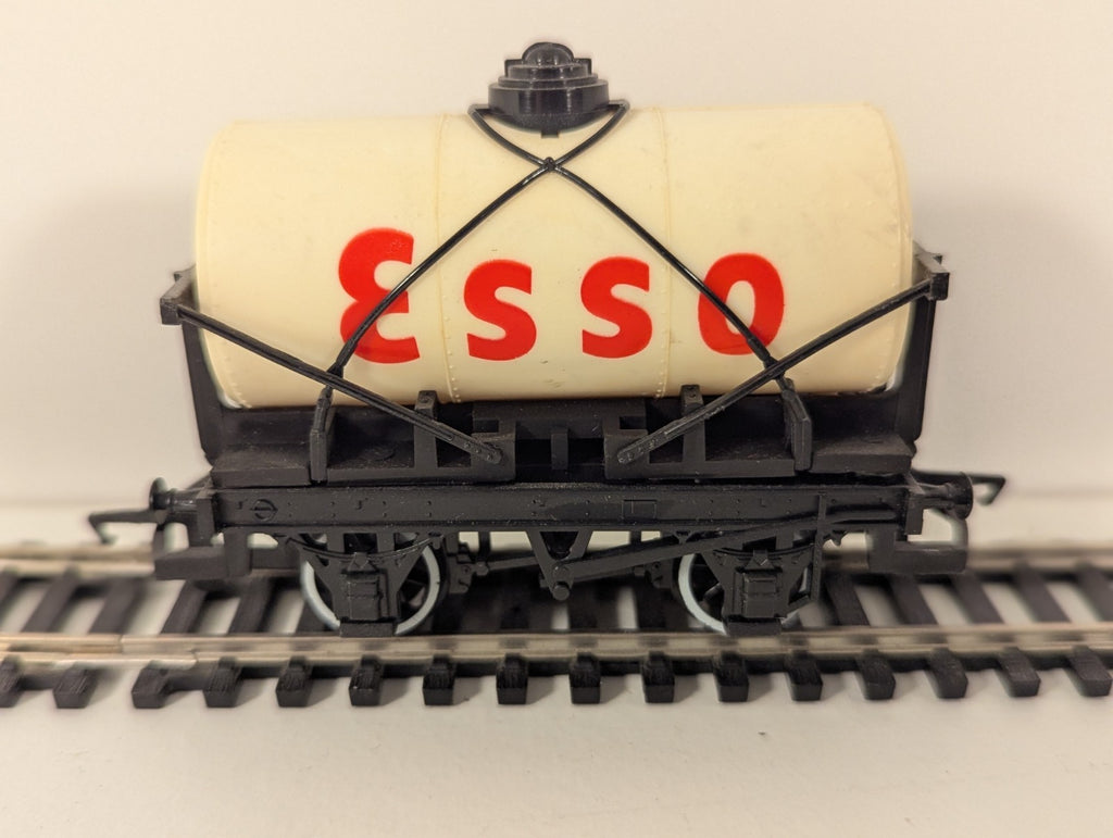 Hornby R96 “Esso” Tank Wagon