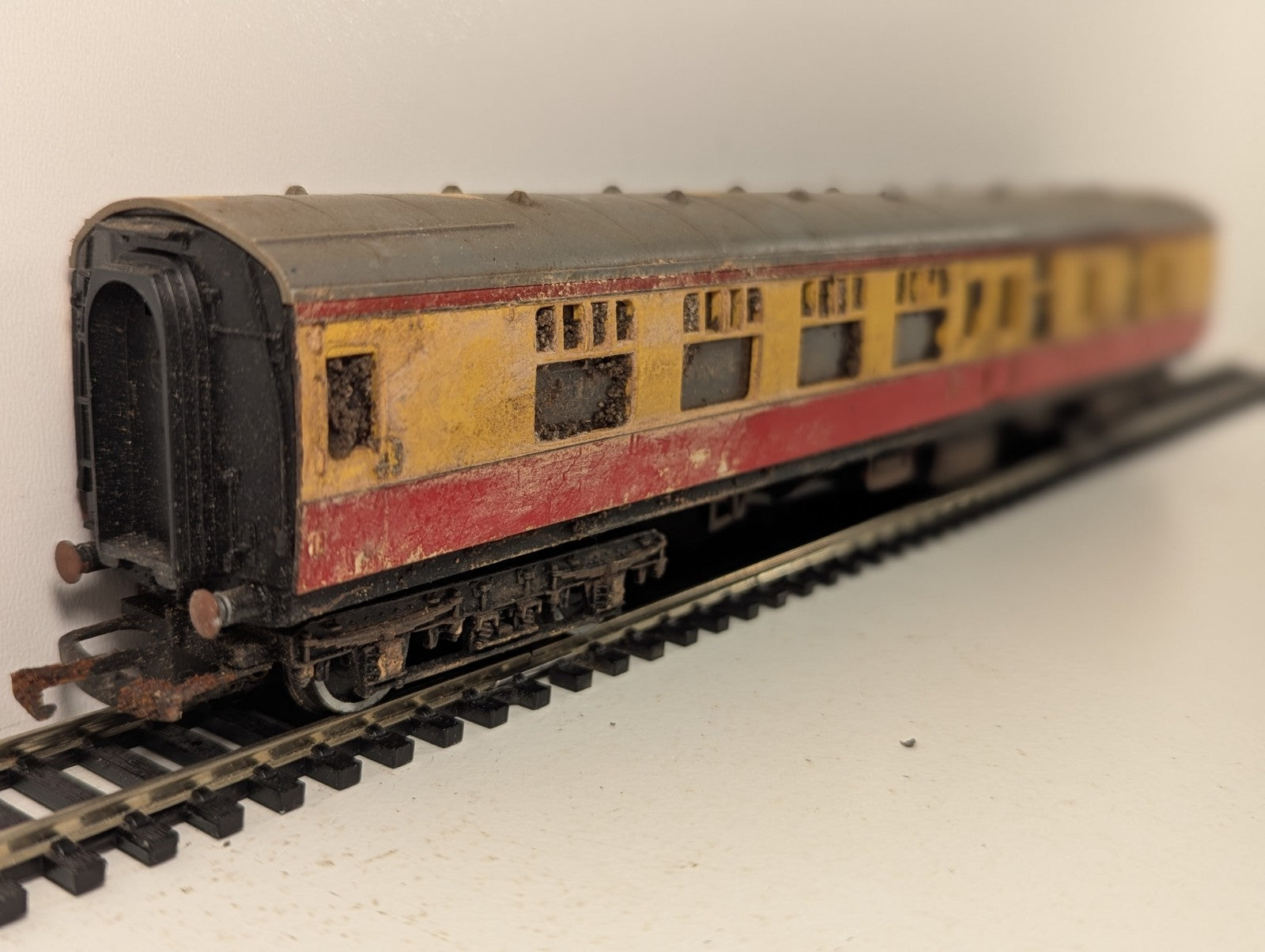 Tri-ang OO Gauge BR Mk1 Brake Second Coach Passenger Coach 34100