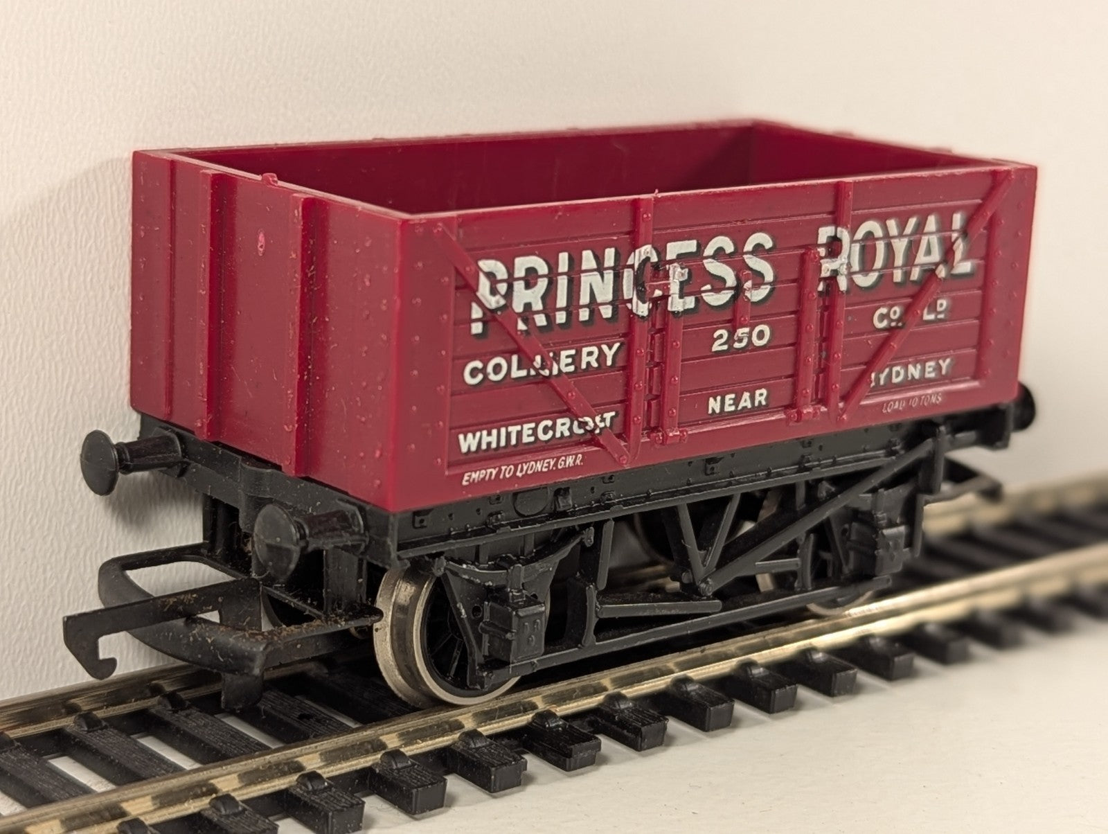 Hornby OO Gauge R209 – Princess Royal Open Wagon