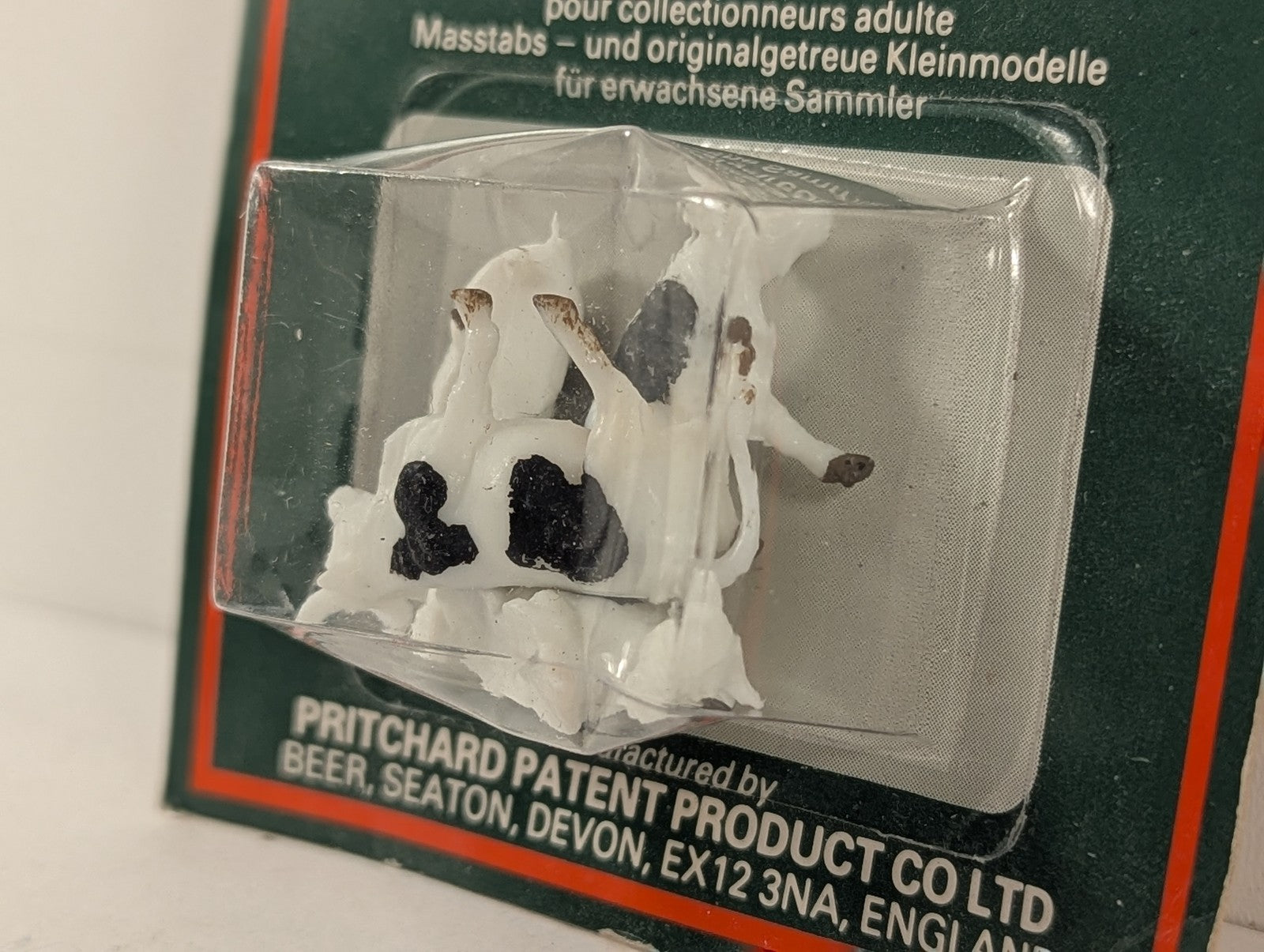 Model Scene HO/OO Cows Scenic Accessories Friesian 5100