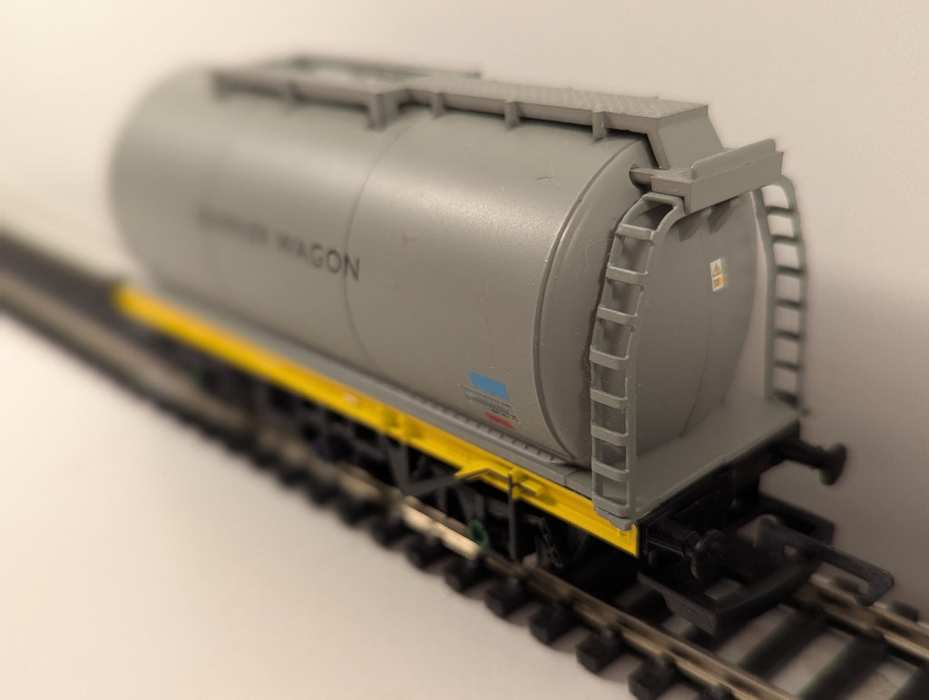 Hornby R6275 OO Gauge KBA Barrier Wagon 53756