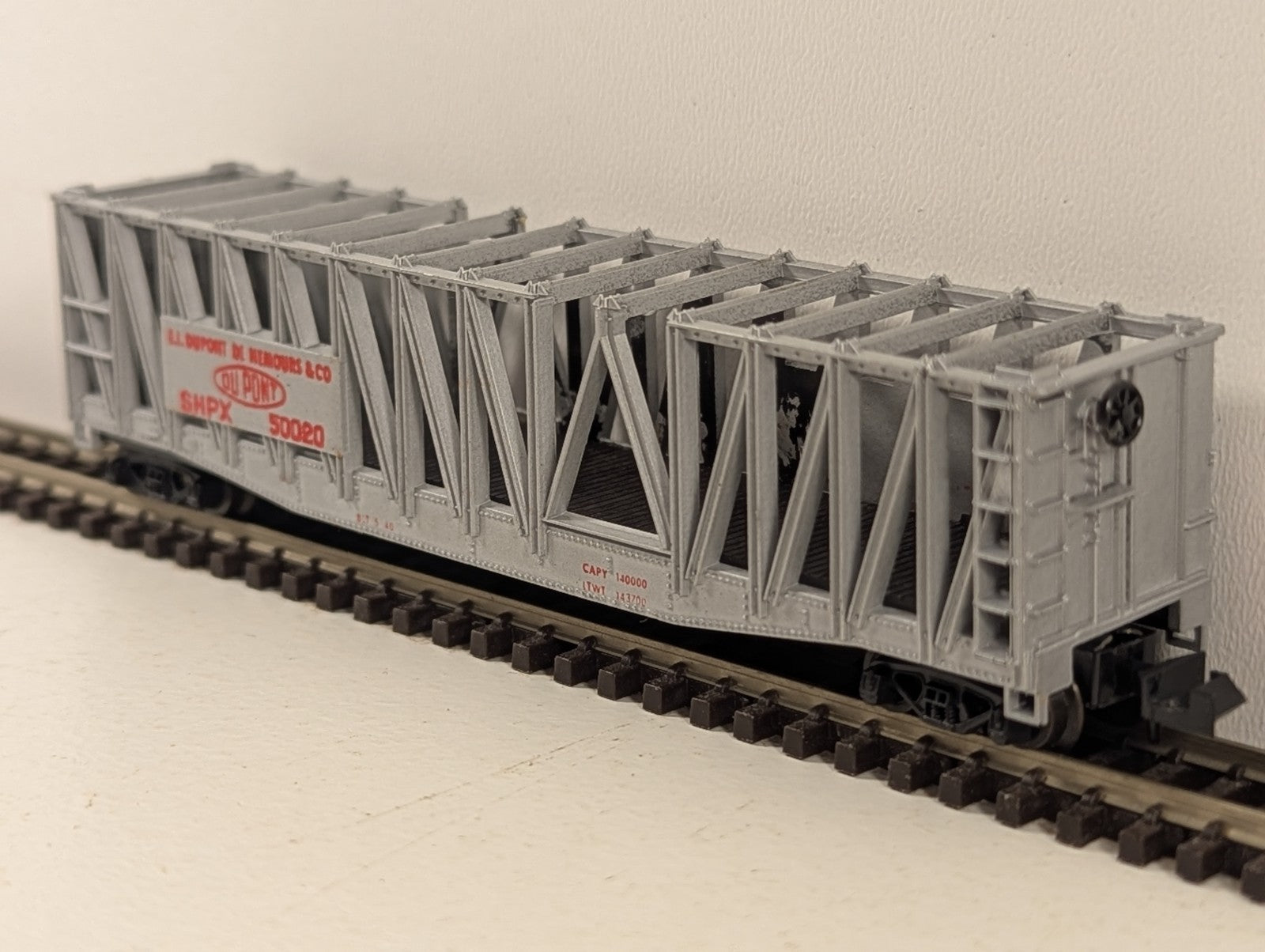 Minitrix 3101 N Gauge DuPont Container Car - Boxed