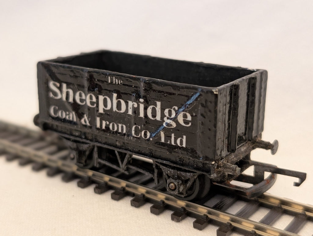 Tri-ang OO Gauge 7-Plank Coal Wagon Goods Wagon Sheepbridge Coal & Iron