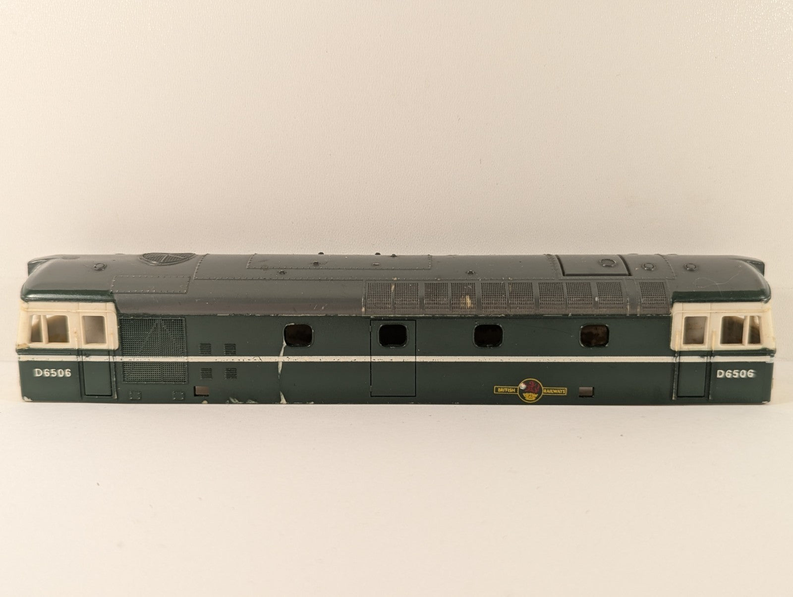 BR Class 33 Diesel Locomotive Body Shell BR Green - Spares/Repairs