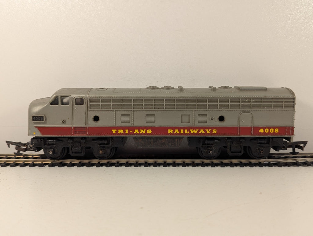 Tri-ang OO Gauge R57 Transcontinental B-B Diesel Dummy Locomotive