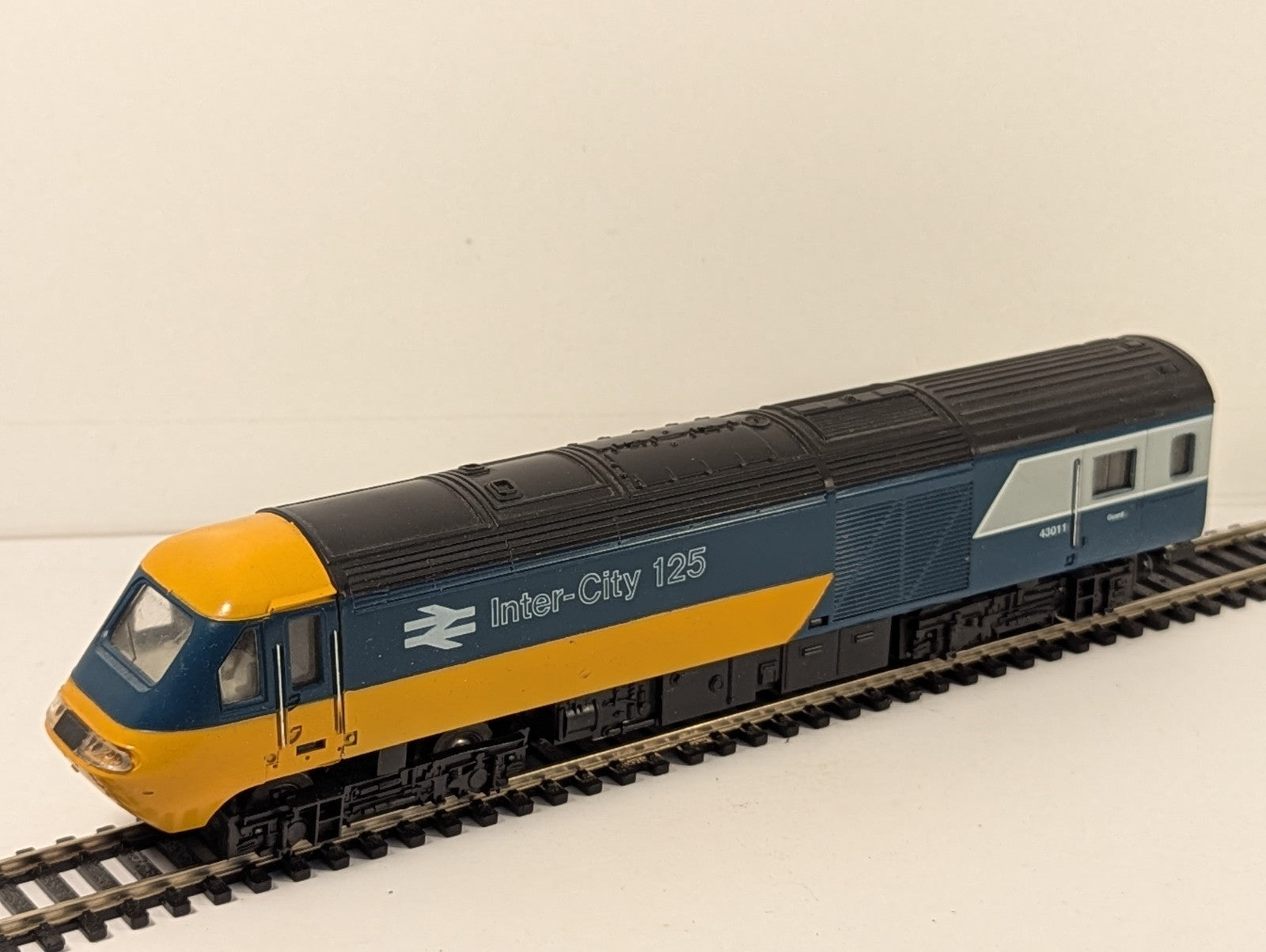Hornby Gauge Class 43 HST Dummy Power Car 43011 BR Blue Livery