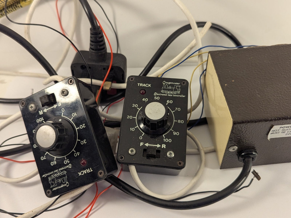Gaugemaster Electronic Loco Controllers and Power Unit