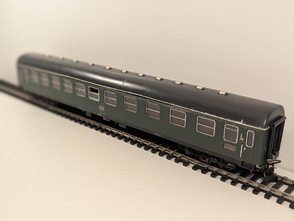 Liliput HO 896 00 DB Passenger Carriage