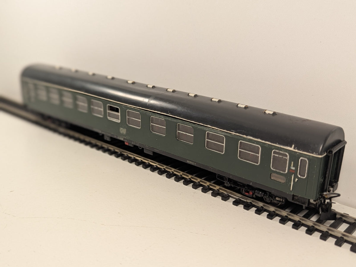 Liliput HO 896 00 DB Passenger Carriage