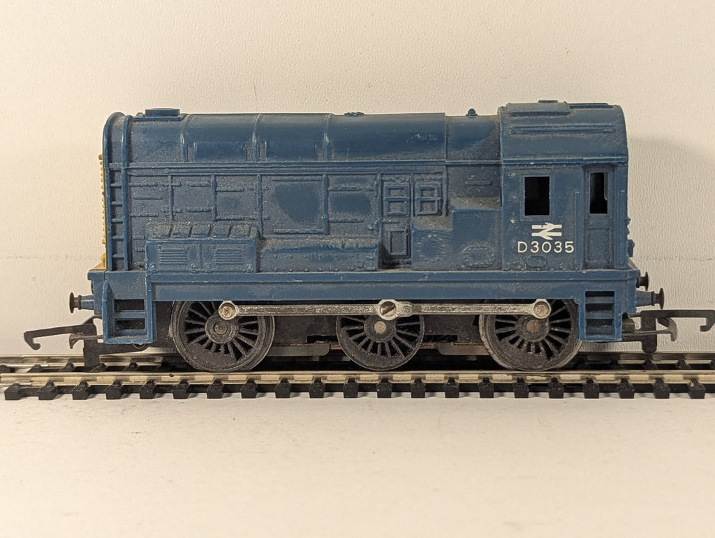 Tri-ang Hornby OO Gauge Class 08 Diesel Shunter Locomotive D3035 BR Blue R152