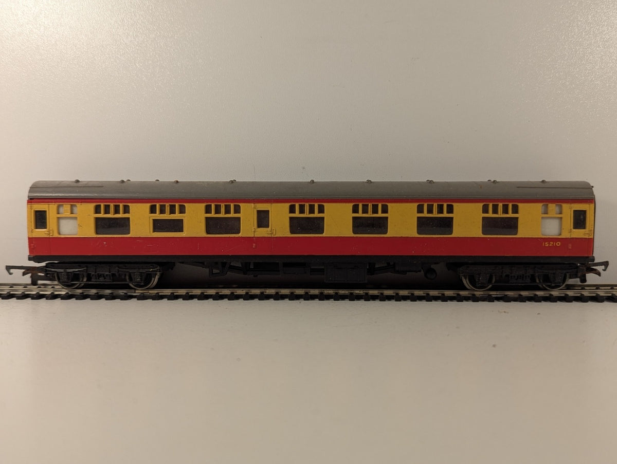 Tri-ang OO Gauge BR Mk1 Buffet Car Passenger Coach 1807 BR Maroon