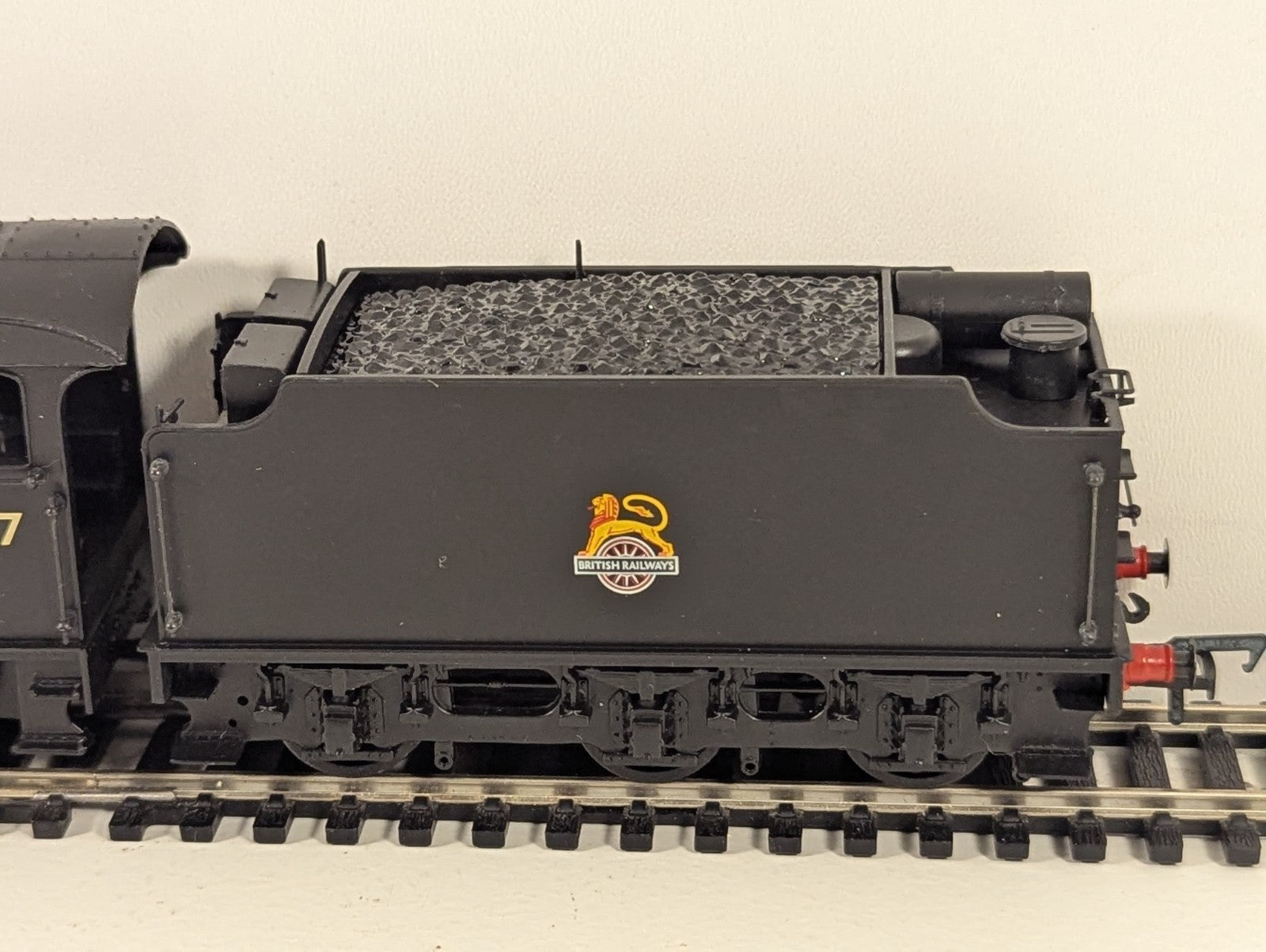 Bachmann Branchline OO Gauge 31-855A Class J39 64897 BR Black Early Emblem