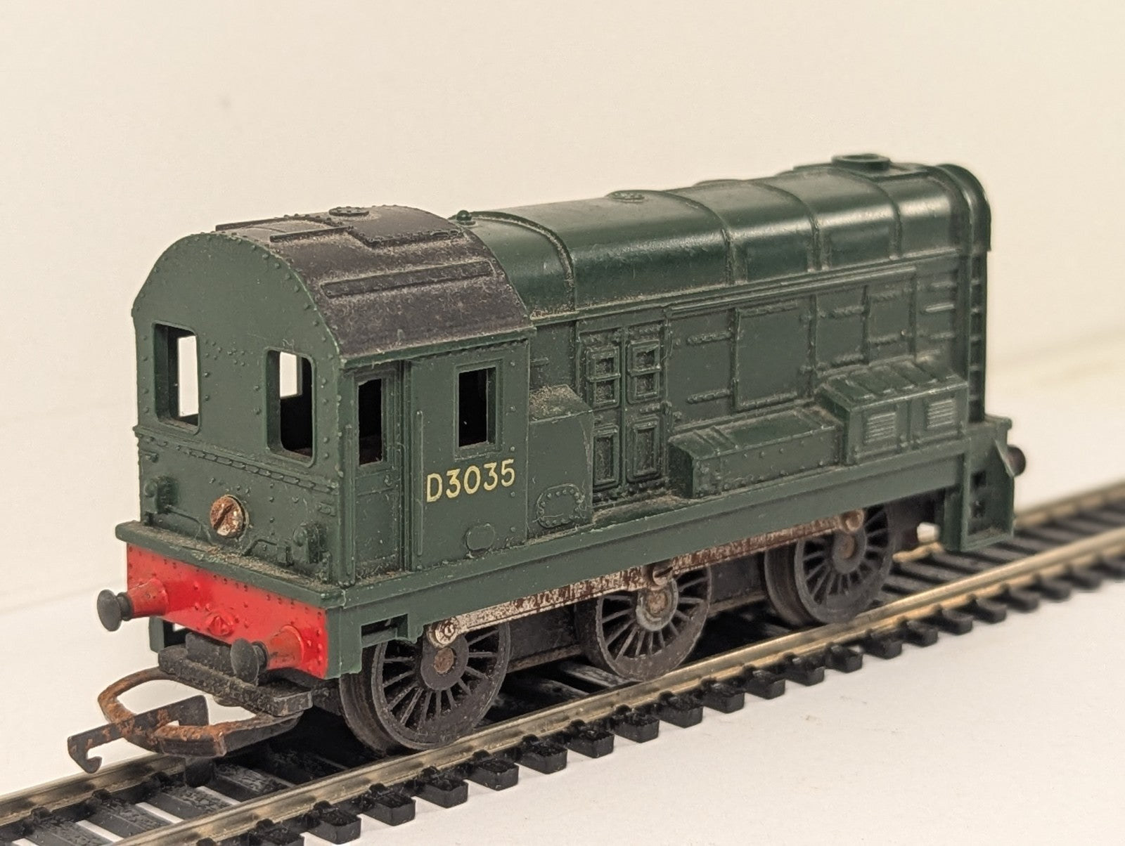 Tri-ang R152 OO Gauge Class 08 Diesel Shunter D3035 BR Green - Spares