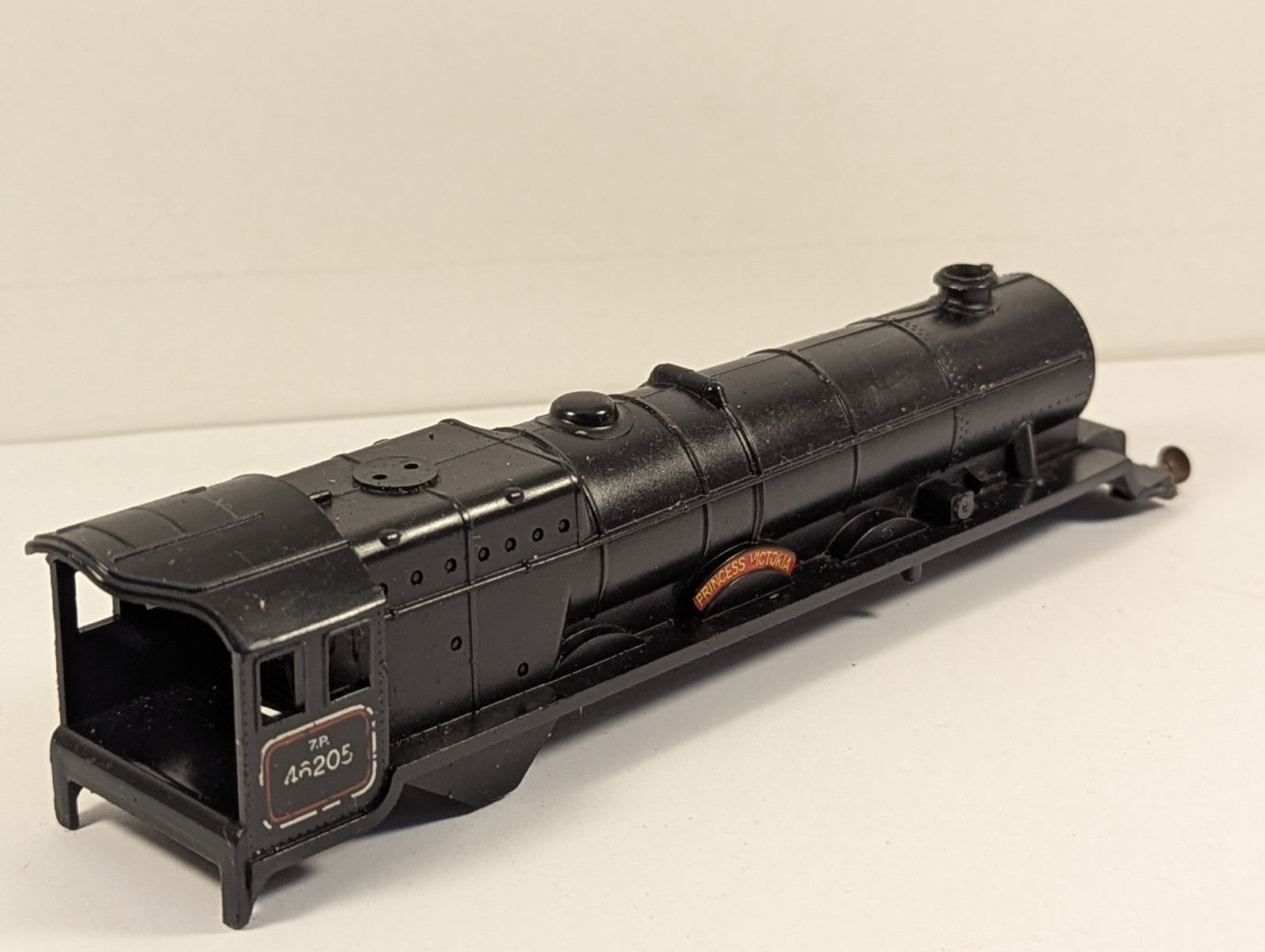 Tri-ang R50 OO Gauge Princess Victoria Body Shell BR Black