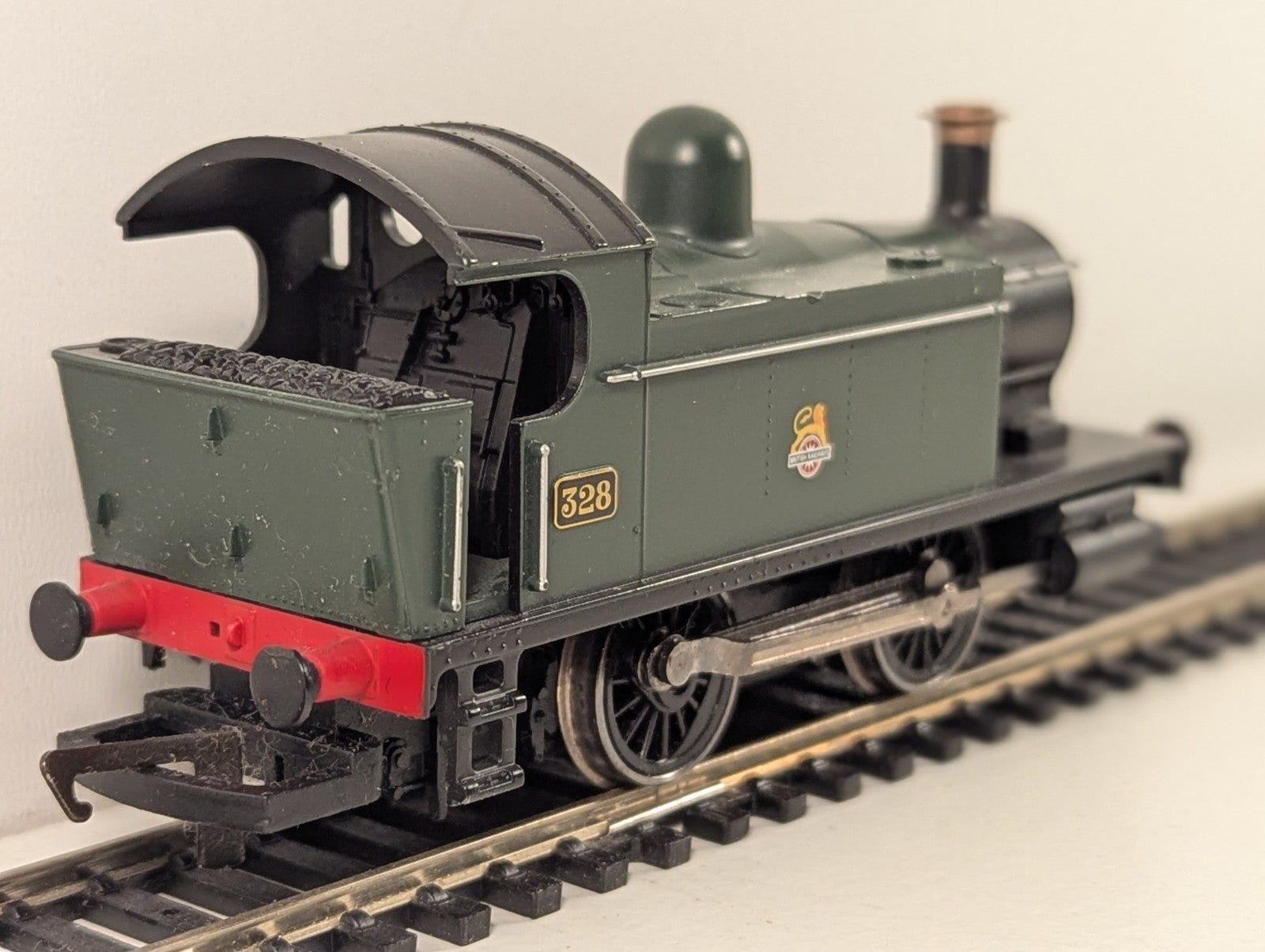 Hornby R2665 OO Gauge Holden Class 101 Tank BR Green Early Crest