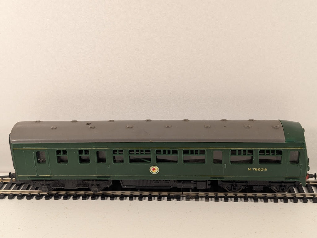 Tri-ang R157 OO Gauge Motorised Class 101 DMU BR Green