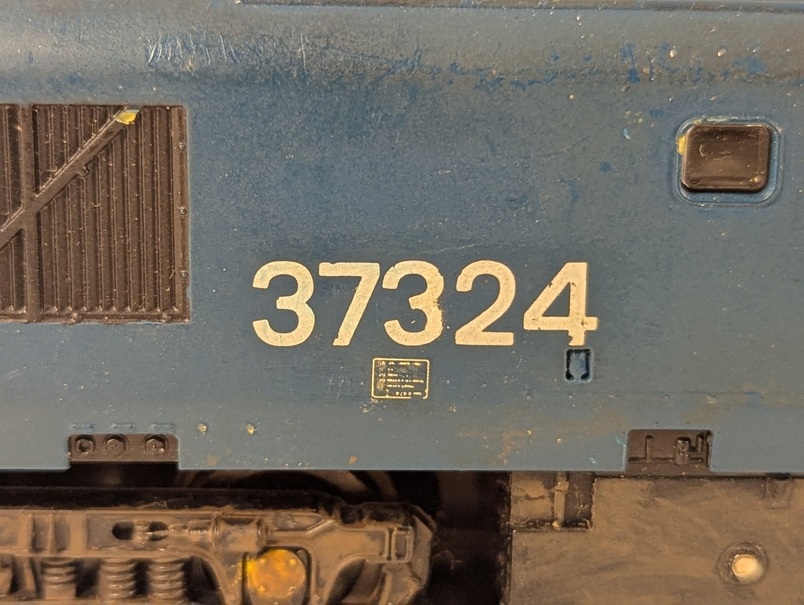 Lima OO Gauge Class 37 Diesel Locomotive 37324 BR Blue 205220 Spares or Repair