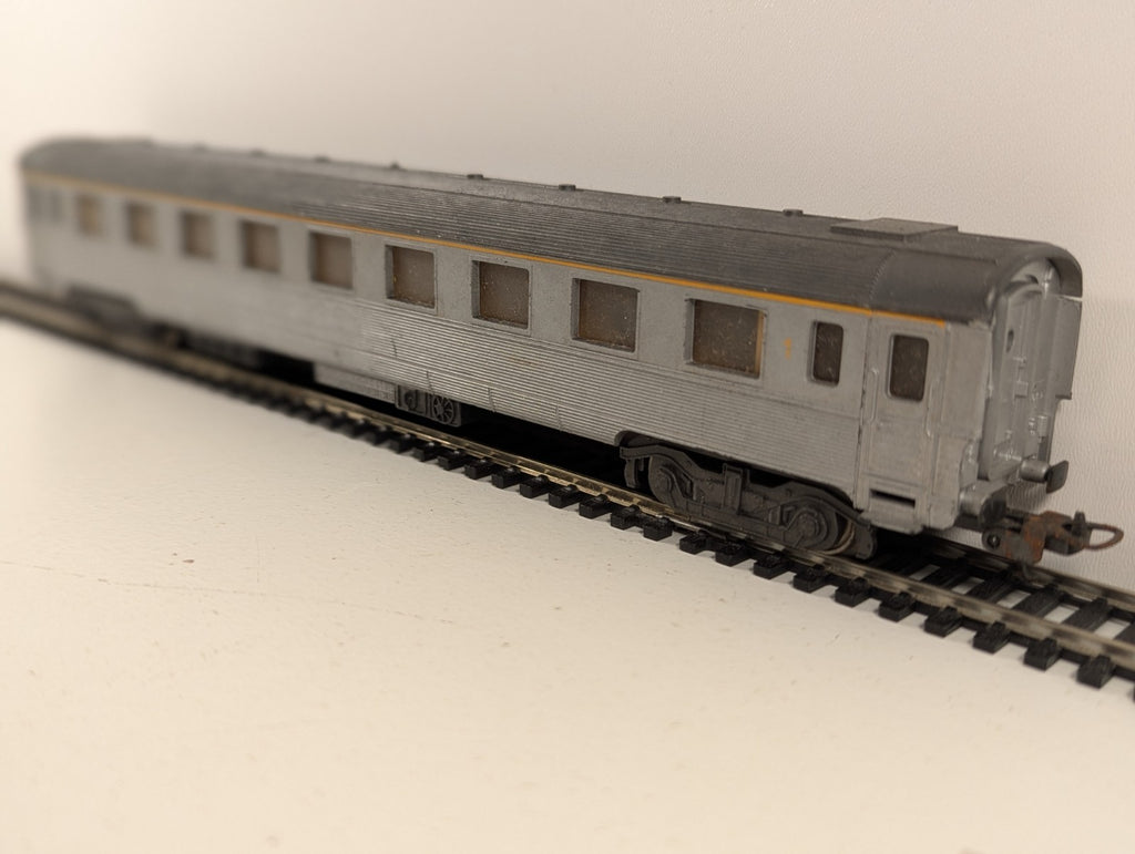 Lima HO Gauge SNCF Passenger Coach
