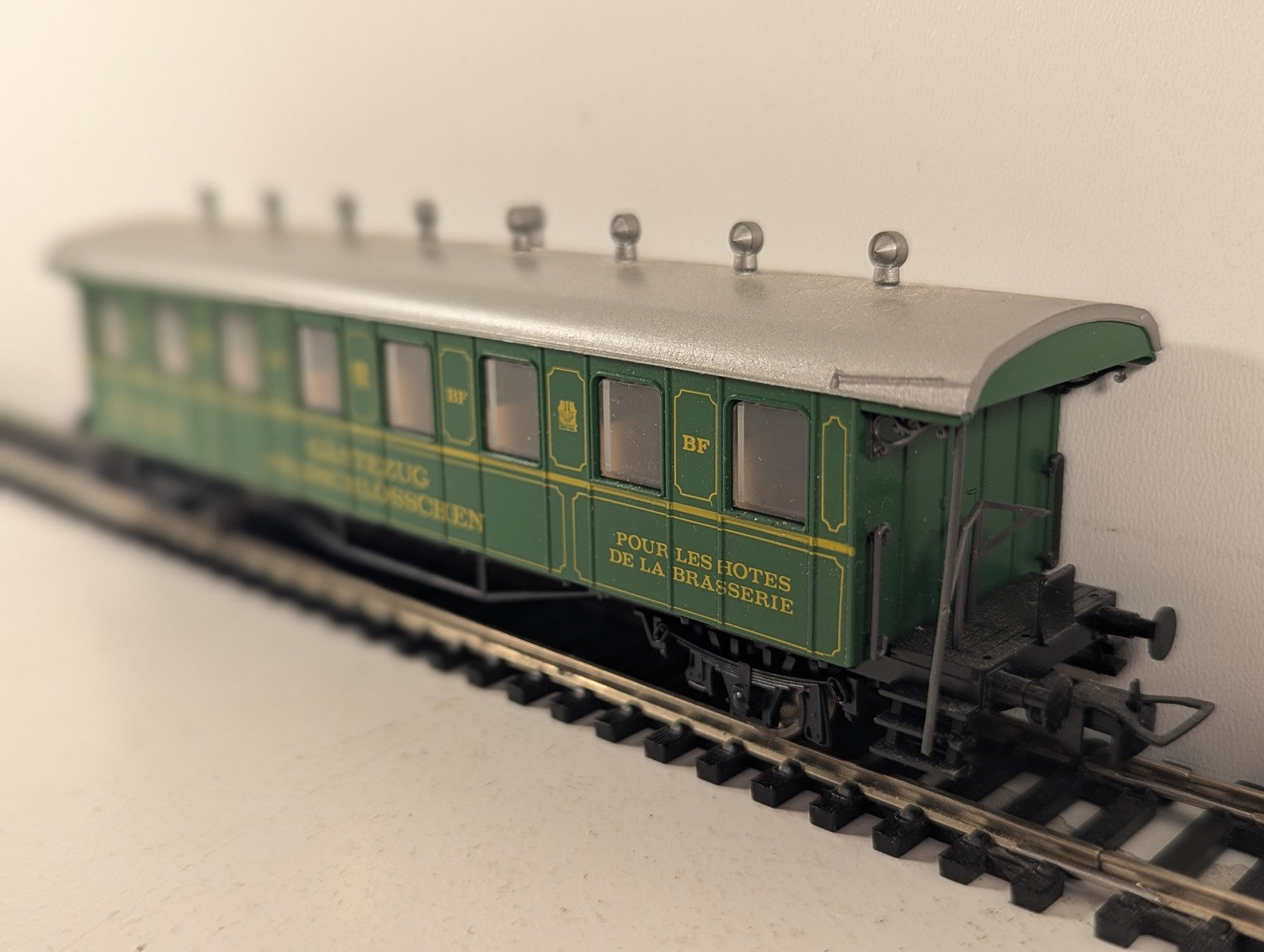 Liliput HO Gauge Gästezug Feldschlösschen Passenger Coach Feldschlösschen Green