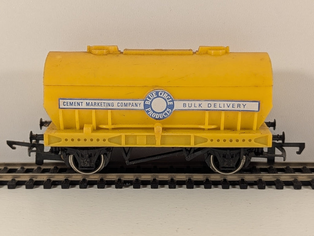 Tri-ang / Hornby R564 OO Gauge Blue Circle Cement Wagon