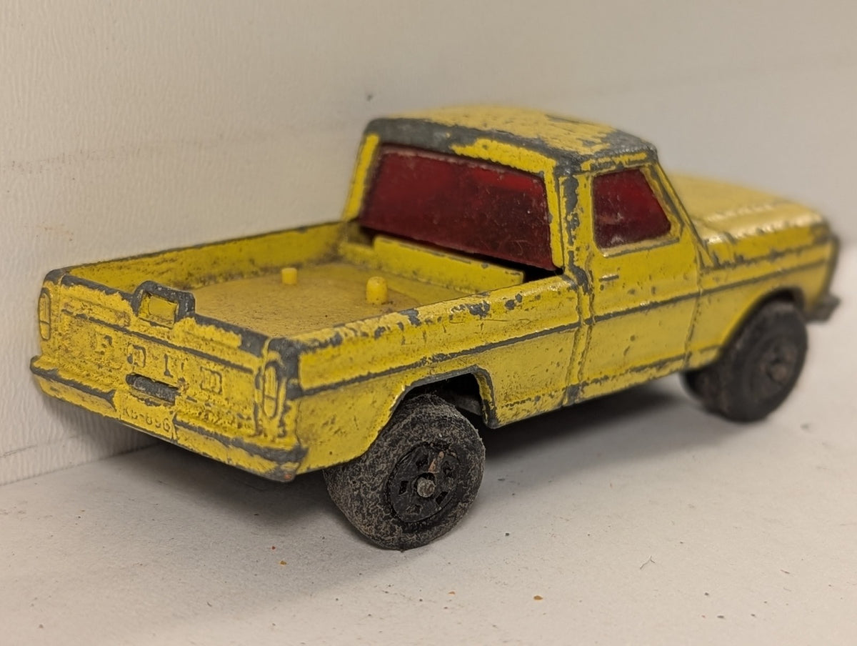 Matchbox 1:64 Rolamatics No. 57 Wild Life Truck Die-cast Model Vehicle Yellow