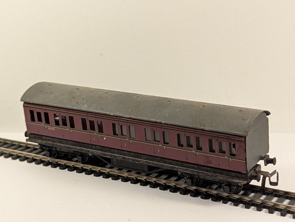 Hornby Dublo BR Suburban 1st & 3rd Class Coach OO Gauge