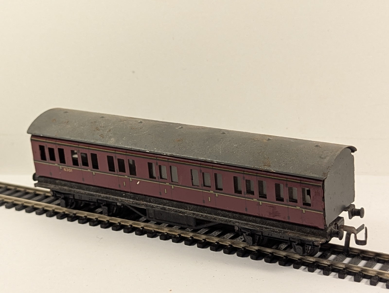 Hornby Dublo BR Suburban 1st & 3rd Class Coach OO Gauge