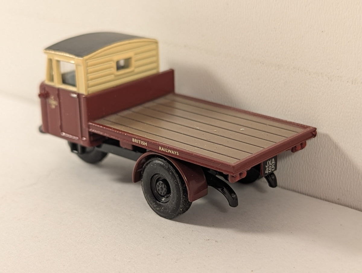 Oxford Diecast OO Gauge Scammell Scarab Flatbed Die-cast Vehicle JXA 495