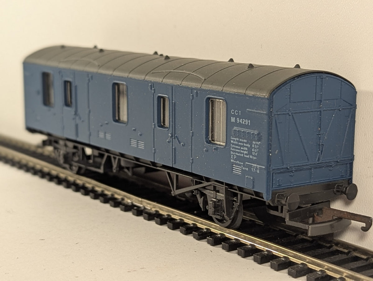 Lima OO Gauge BR Mk1 CCT Covered Carriage Truck Utility Van M94291 BR Blue