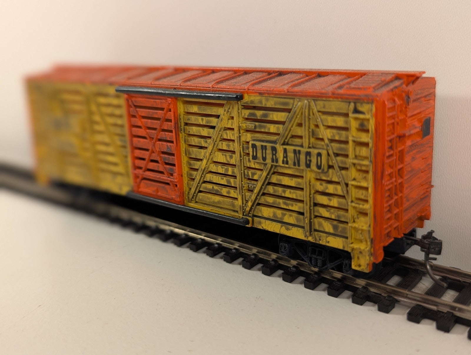 Tyco HO Scale KC & Durango Cattle Stock Car #40394 – Weathered