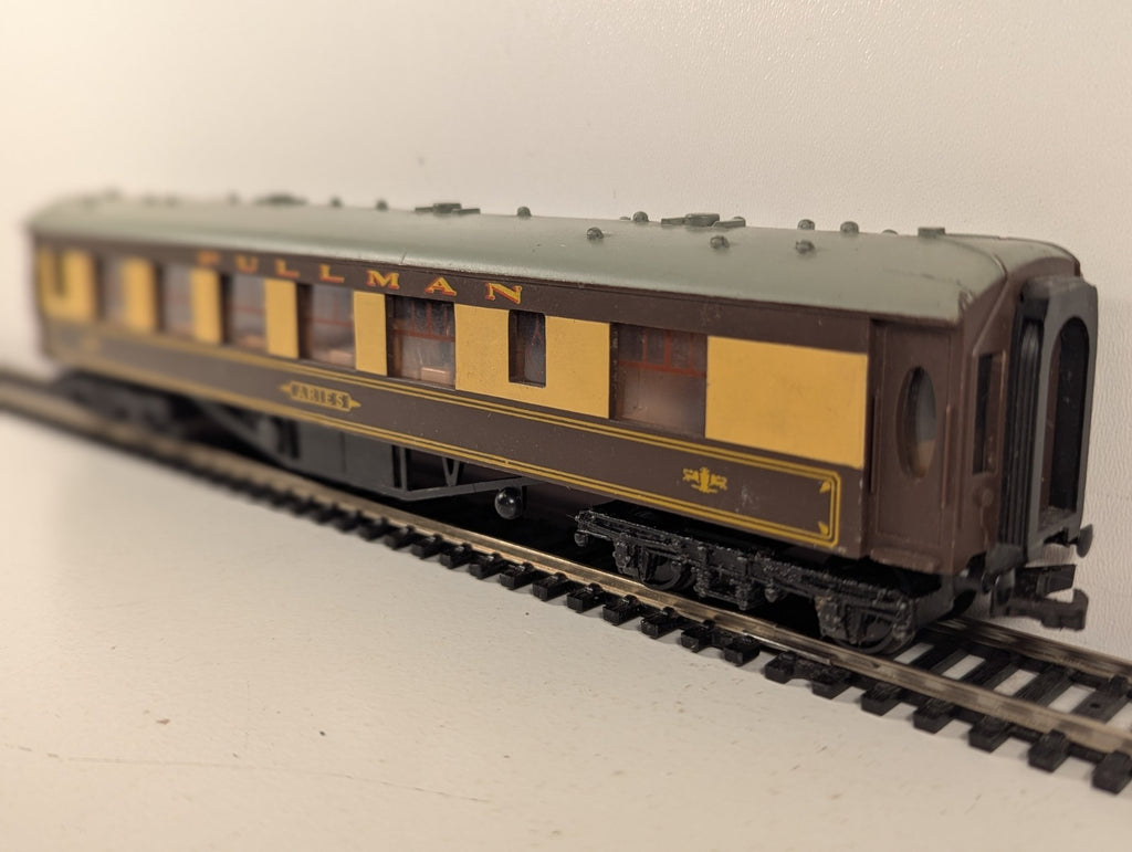 Hornby Dublo 4035 Pullman Parlour Car 'Aries' OO Gauge