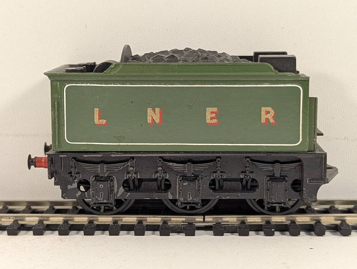 Tri-ang OO B12 LNER Green Tender