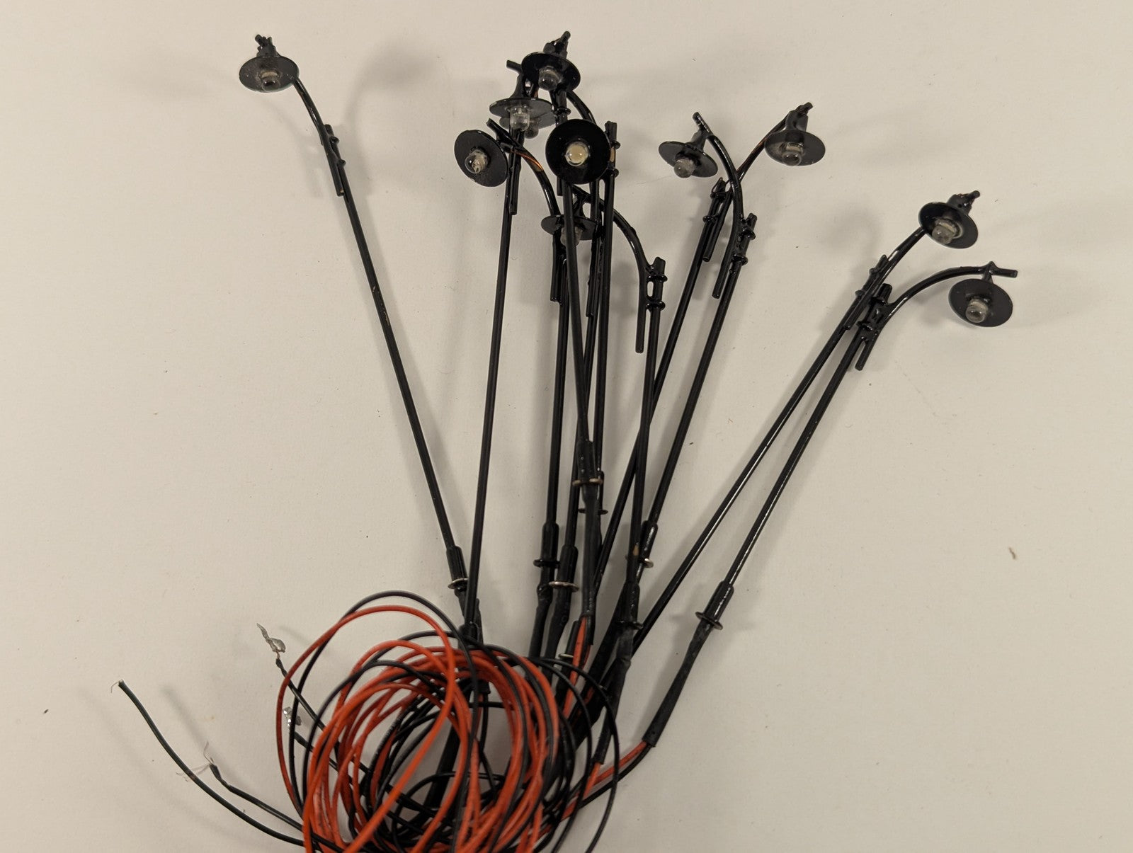 OO Gauge Swan Neck Lamp Posts Street Lamps Black