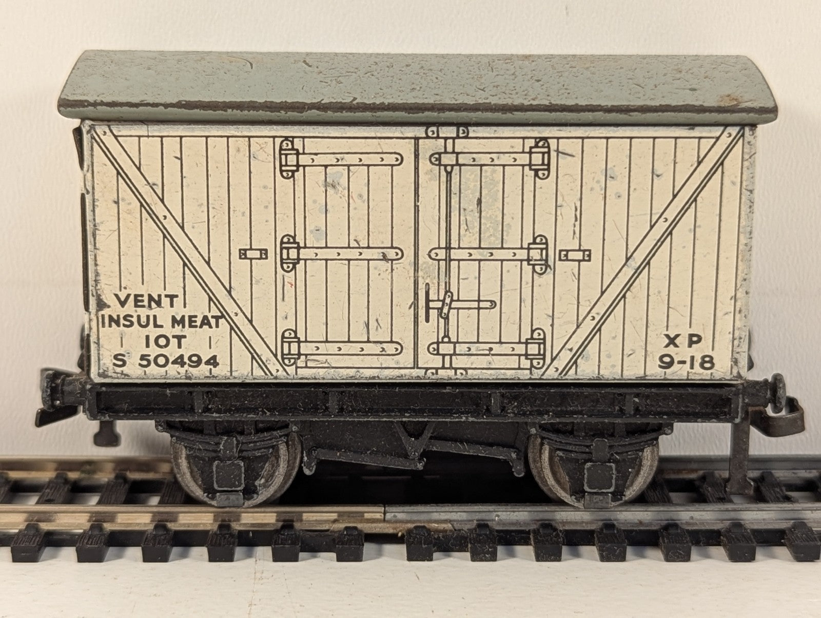 Hornby Dublo OO Gauge 10 Ton Ventilated Insulated Meat Van