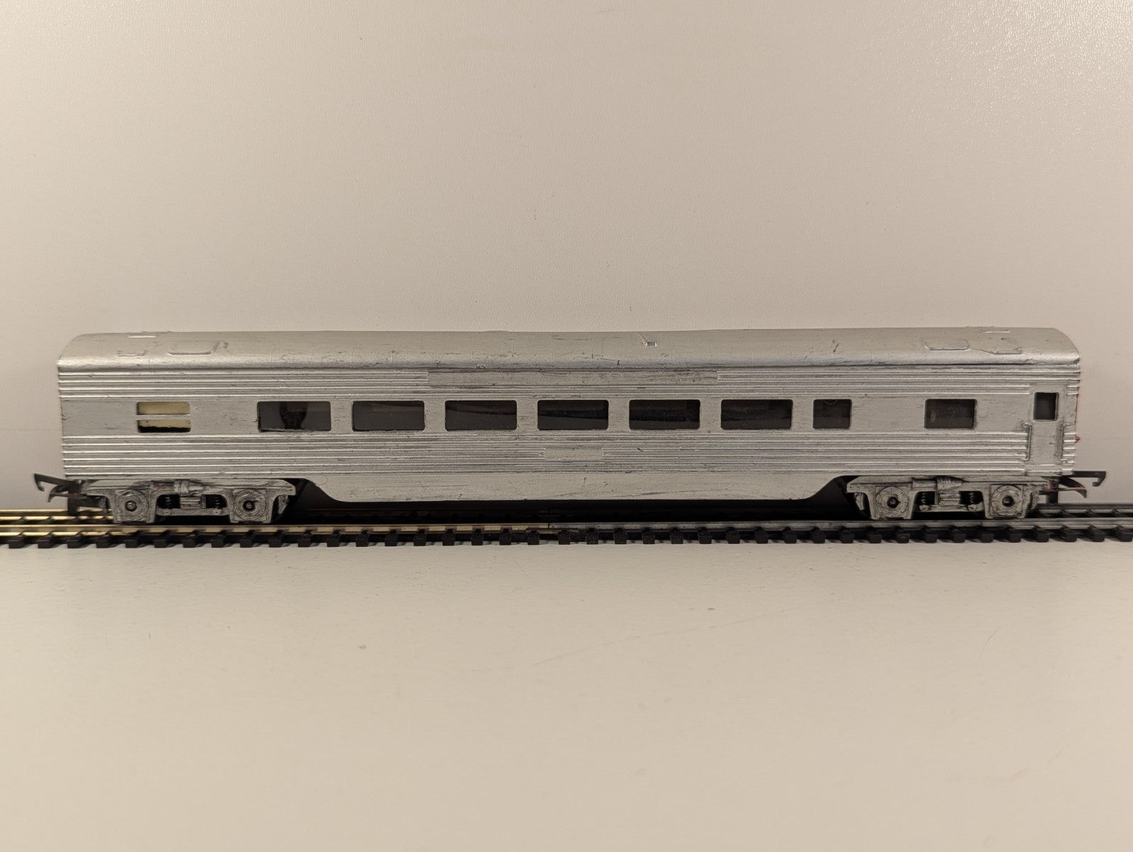 Tri-ang R24 OO Gauge Silver Transcontinental Passenger Car - repainted