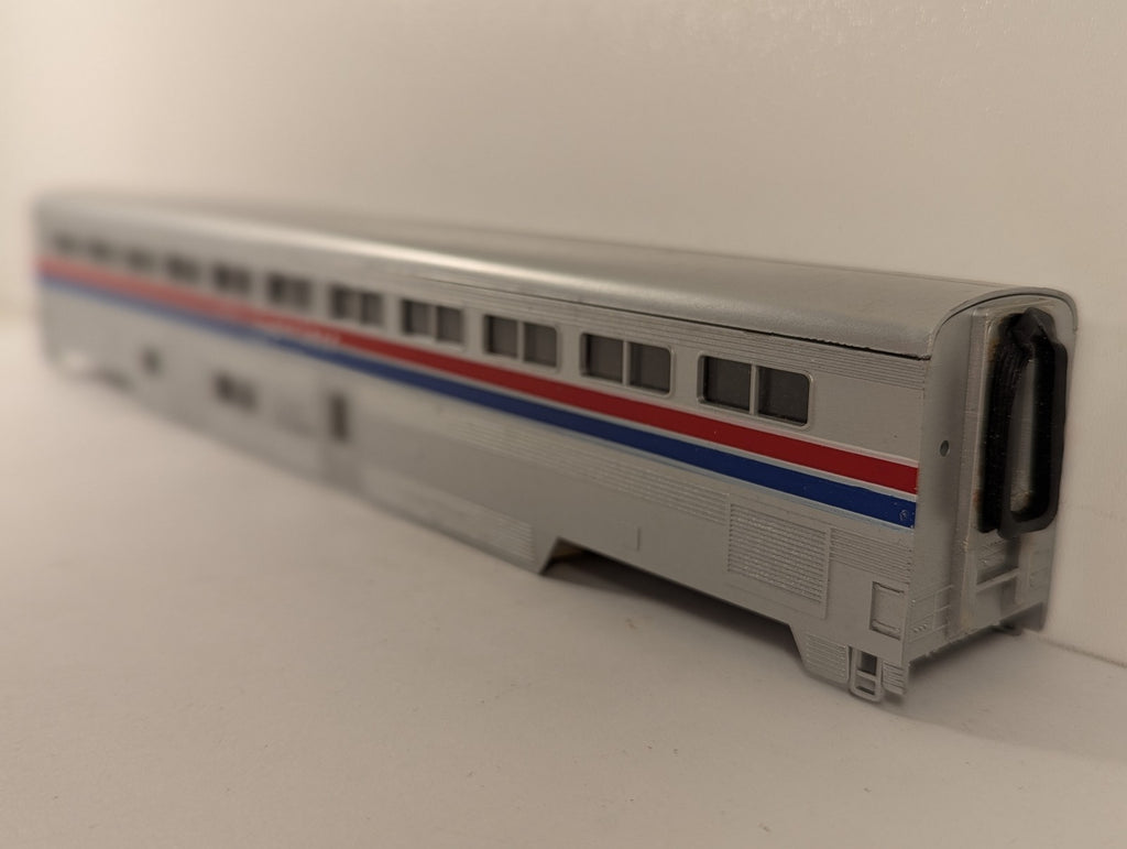Con-Cor HO Scale Superliner Coach-Baggage Passenger Coach Amtrak 0001-000821