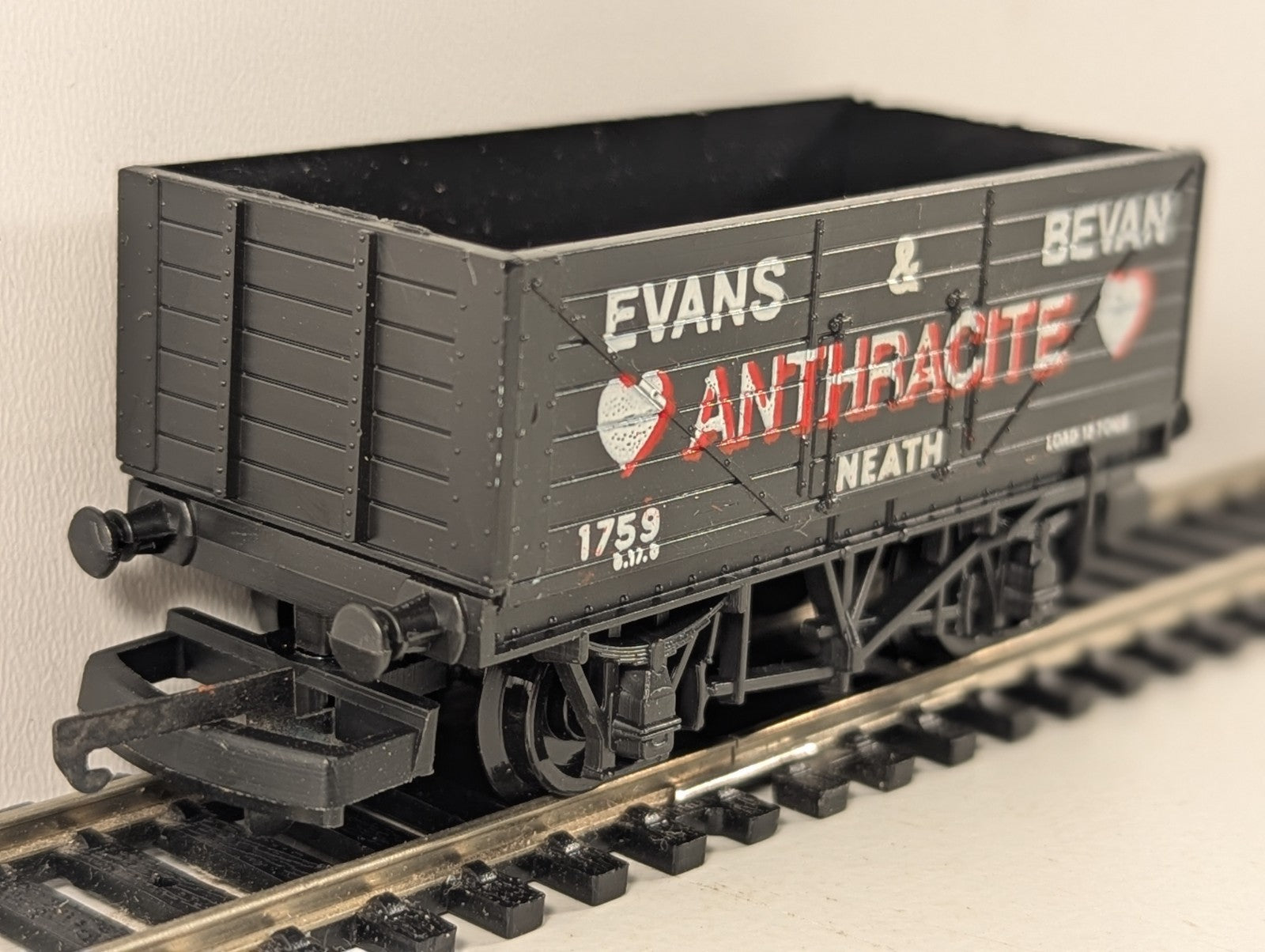 Lima L305613A OO Gauge Evans & Bevan Anthracite 7 Plank Open Wagon No. 1759